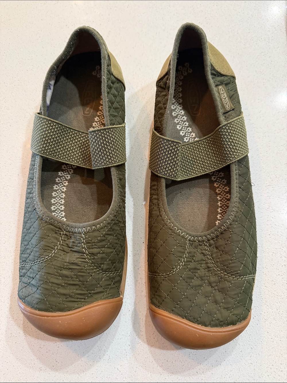 KEEN Women's Olive Quilted Slip-On Mary Jane Size 8 1/2